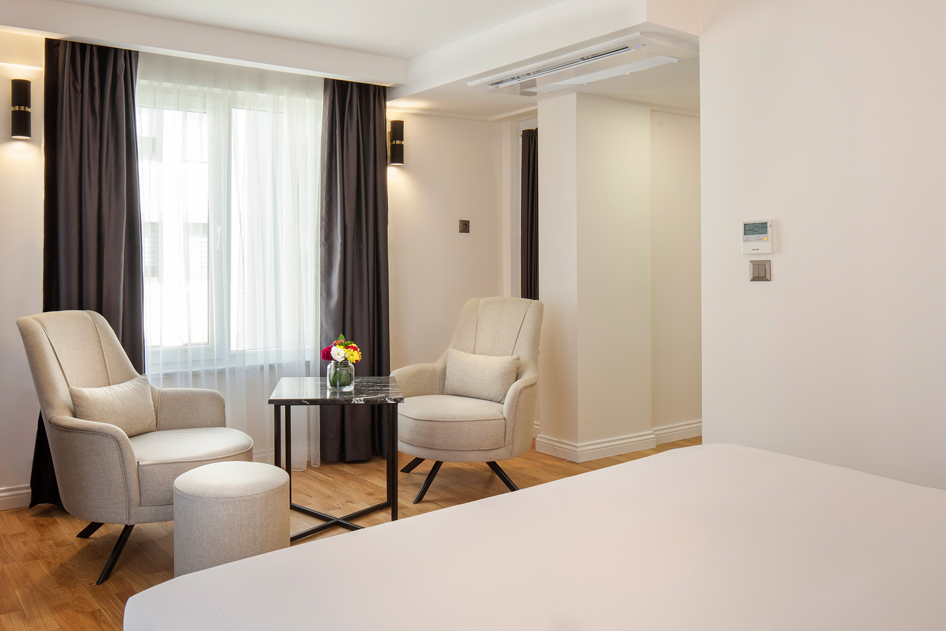 Executive-suite-Guest-Room1